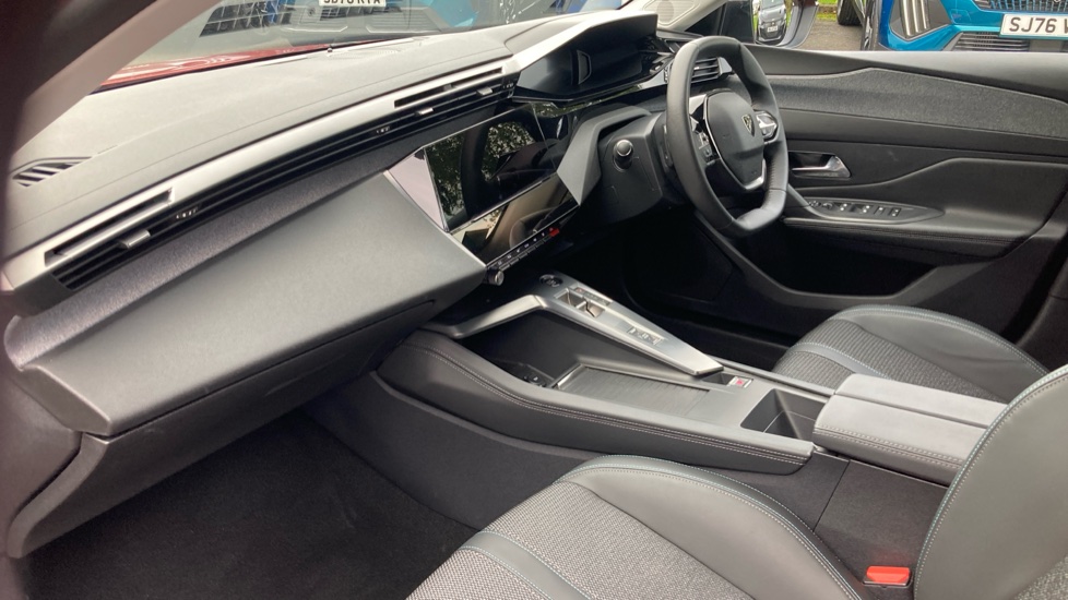 Peugeot 308 1.2 PureTech Allure Premium 5dr EAT8 Petrol Hatchback - Image 9