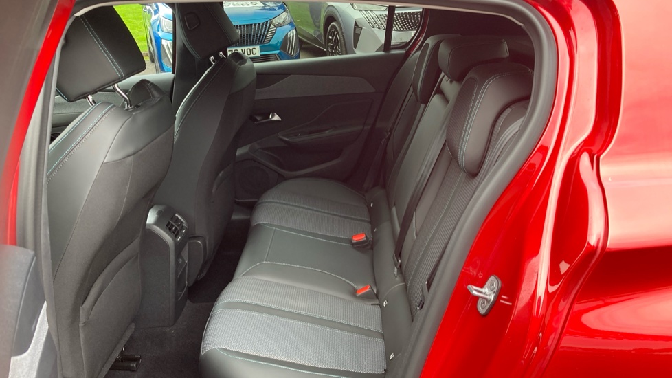 Peugeot 308 1.2 PureTech Allure Premium 5dr EAT8 Petrol Hatchback - Image 16