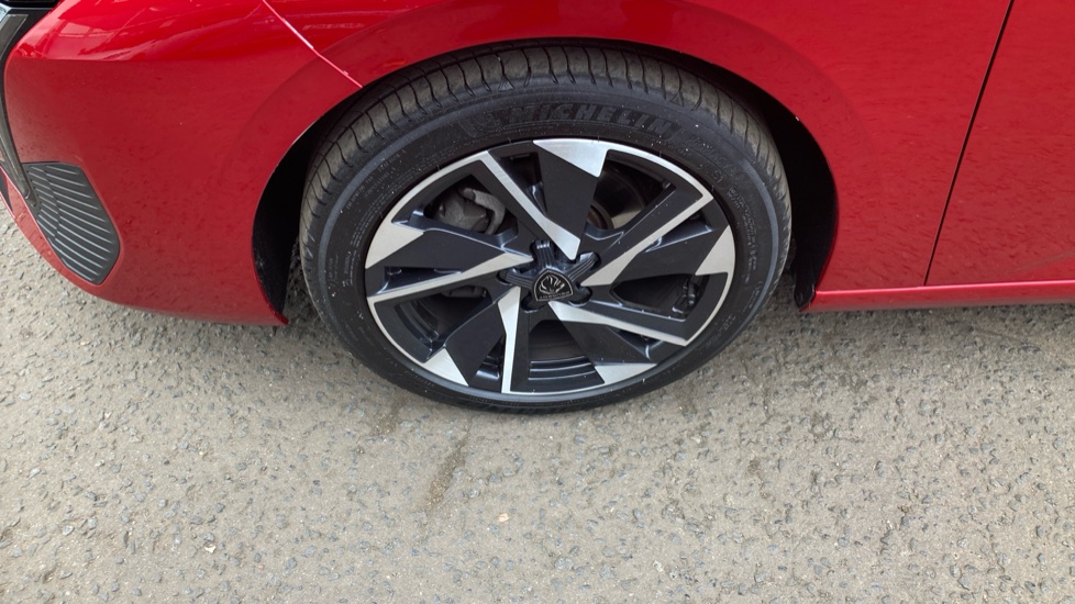 Peugeot 308 1.2 PureTech Allure Premium 5dr EAT8 Petrol Hatchback - Image 36