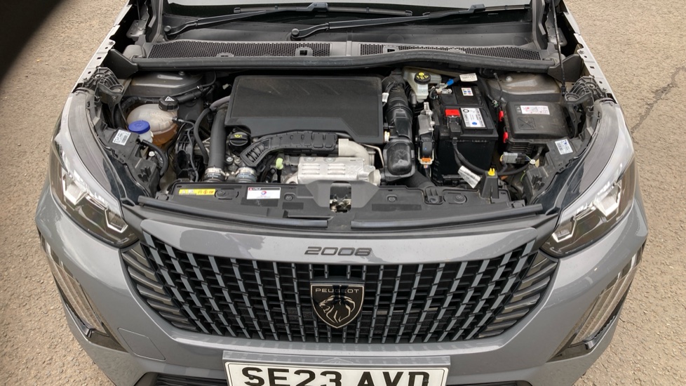 Peugeot 2008 1.2 PureTech 130 Allure 5dr EAT8 Petrol Estate - Image 8