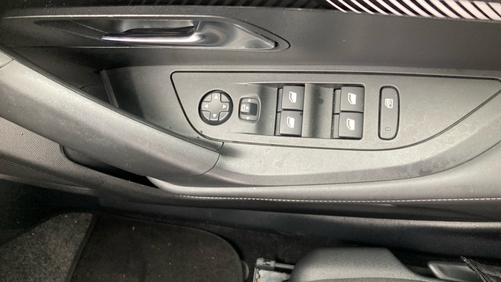 Peugeot 2008 1.2 PureTech 130 Allure 5dr EAT8 Petrol Estate - Image 22