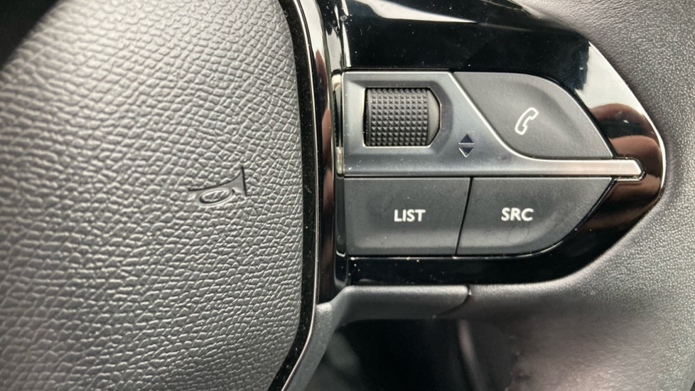 Peugeot 2008 1.2 PureTech 130 Allure 5dr EAT8 Petrol Estate - Image 26