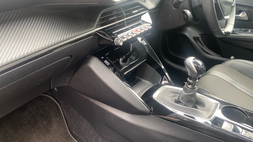 Peugeot 208 1.2 PureTech 100 GT 5dr Petrol Hatchback - Image 13