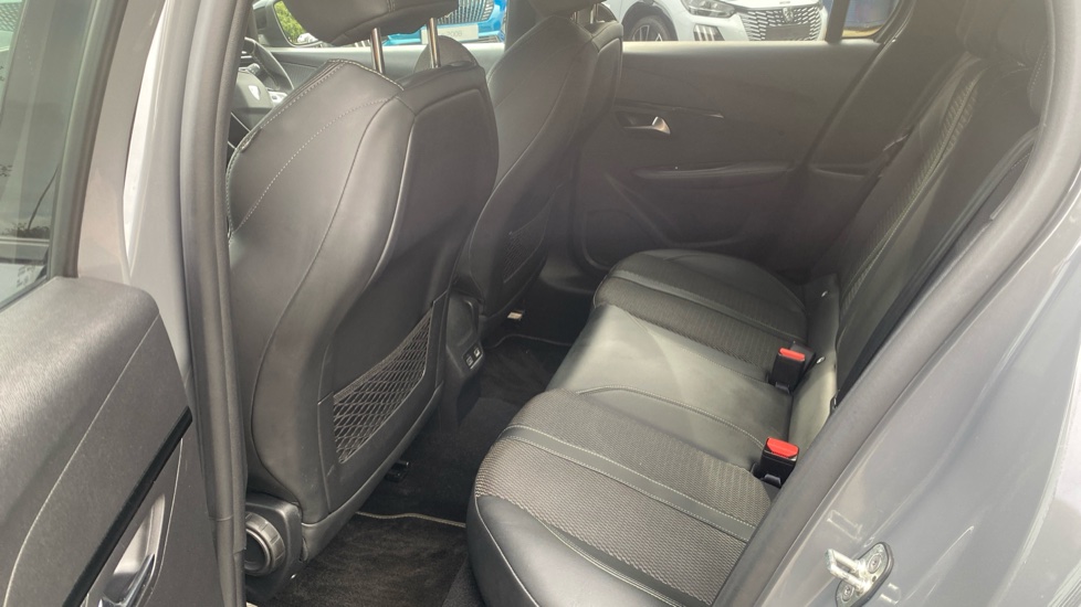 Peugeot 208 1.2 PureTech 100 GT 5dr Petrol Hatchback - Image 16