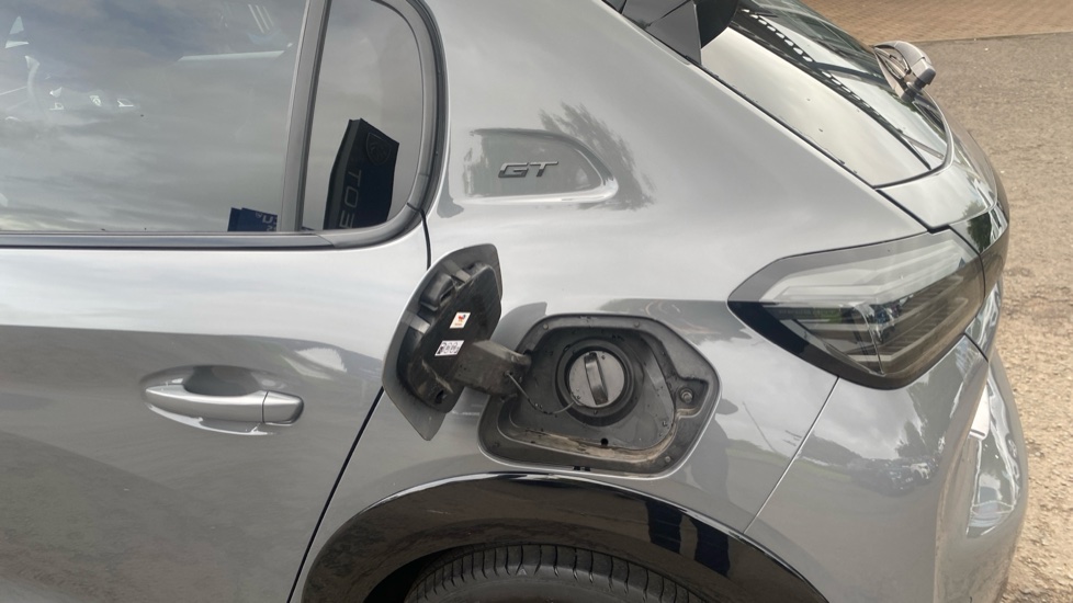 Peugeot 208 1.2 PureTech 100 GT 5dr Petrol Hatchback - Image 23