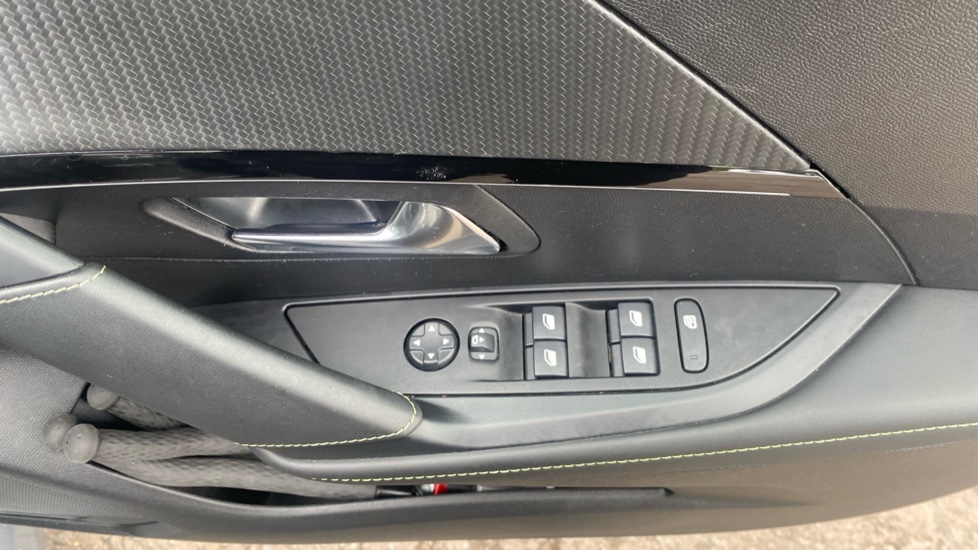 Peugeot 208 1.2 PureTech 100 GT 5dr Petrol Hatchback - Image 29