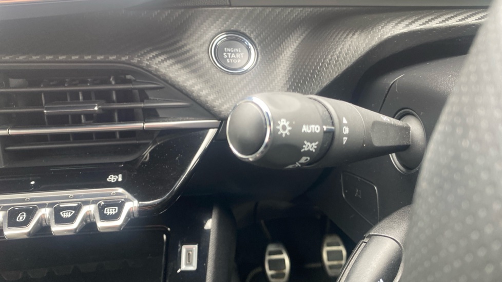 Peugeot 208 1.2 PureTech 100 GT 5dr Petrol Hatchback - Image 32