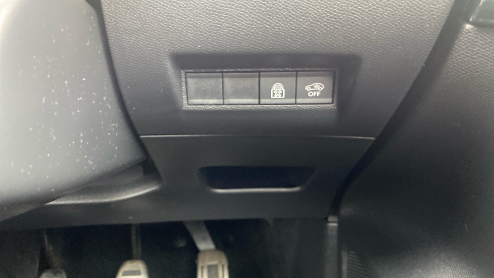 Peugeot 208 1.2 PureTech 100 GT 5dr Petrol Hatchback - Image 33