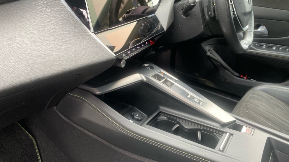 Peugeot 408 1.2 PureTech GT 5dr EAT8 Petrol Hatchback - Image 13