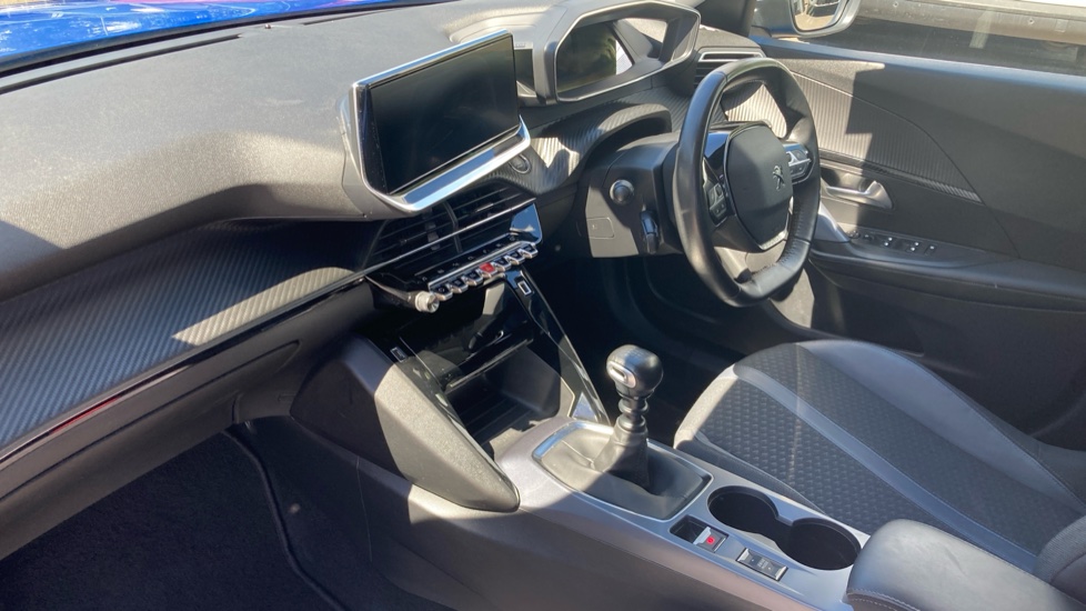 Peugeot 2008 1.2 PureTech Allure Premium 5dr Petrol Estate - Image 9