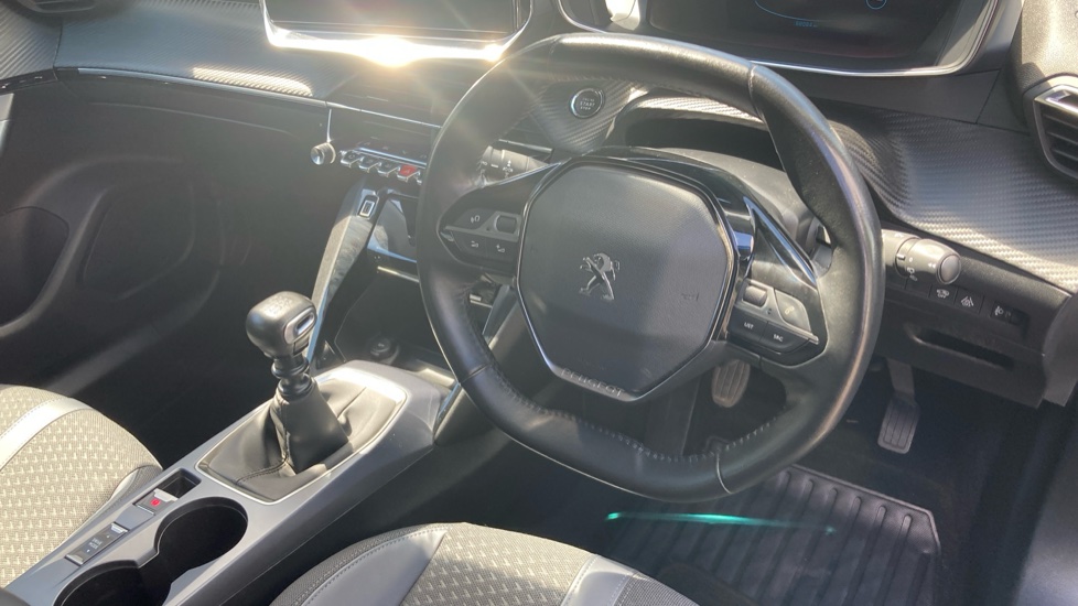 Peugeot 2008 1.2 PureTech Allure Premium 5dr Petrol Estate - Image 11