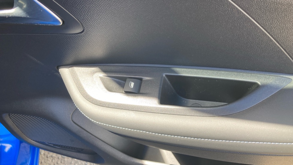 Peugeot 2008 1.2 PureTech Allure Premium 5dr Petrol Estate - Image 30