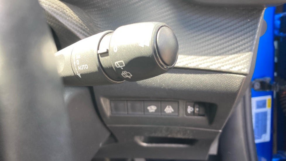 Peugeot 2008 1.2 PureTech Allure Premium 5dr Petrol Estate - Image 35