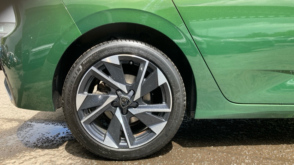 Peugeot 308 1.2 PureTech Allure Premium 5dr EAT8 Petrol Hatchback - Image 7