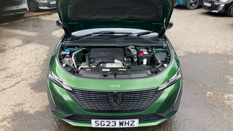 Peugeot 308 1.2 PureTech Allure Premium 5dr EAT8 Petrol Hatchback - Image 8