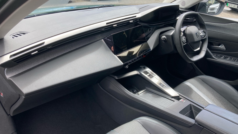 Peugeot 308 1.2 PureTech Allure Premium 5dr EAT8 Petrol Hatchback - Image 9