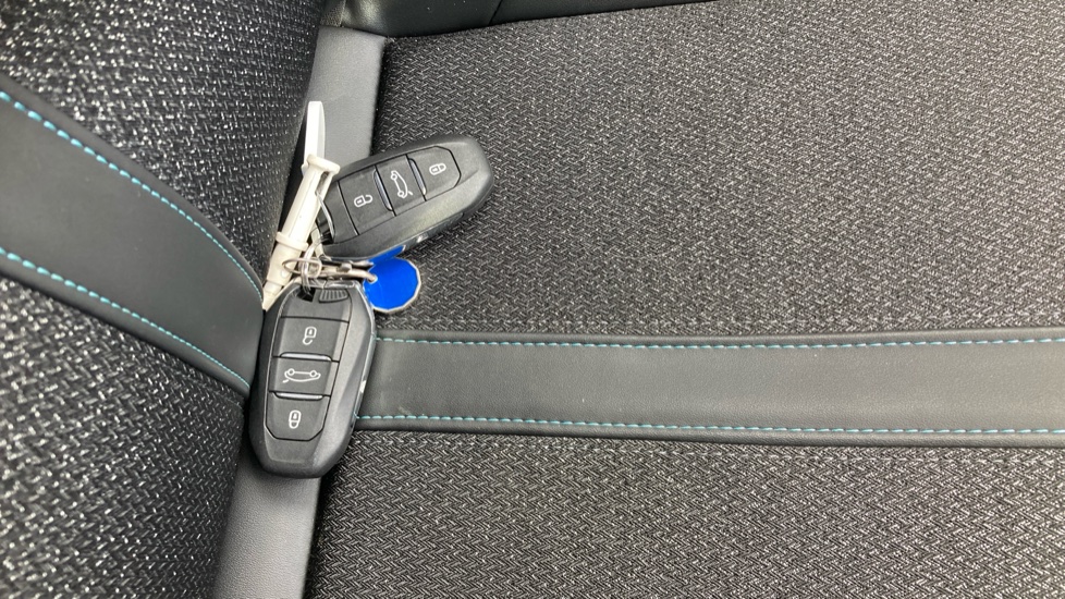 Peugeot 308 1.2 PureTech Allure Premium 5dr EAT8 Petrol Hatchback - Image 20