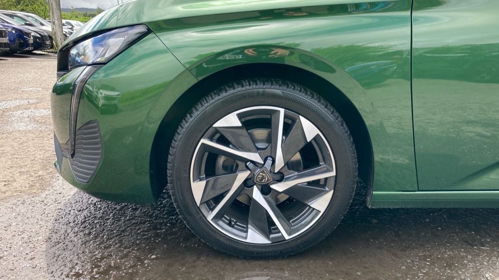 Peugeot 308 1.2 PureTech Allure Premium 5dr EAT8 Petrol Hatchback - Image 21