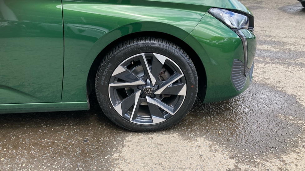 Peugeot 308 1.2 PureTech Allure Premium 5dr EAT8 Petrol Hatchback - Image 24