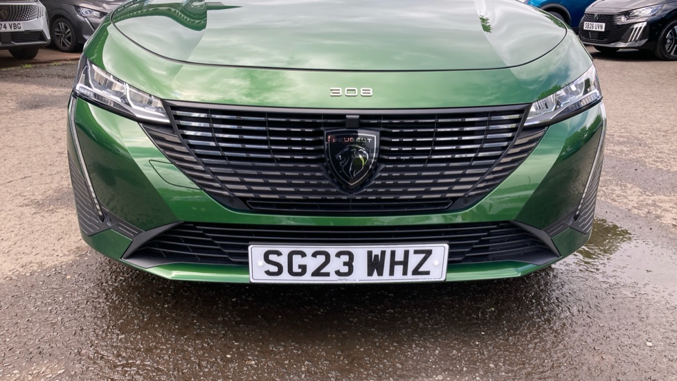 Peugeot 308 1.2 PureTech Allure Premium 5dr EAT8 Petrol Hatchback - Image 25