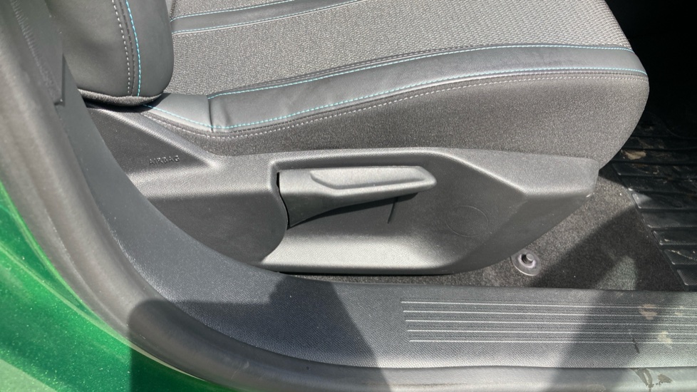 Peugeot 308 1.2 PureTech Allure Premium 5dr EAT8 Petrol Hatchback - Image 36