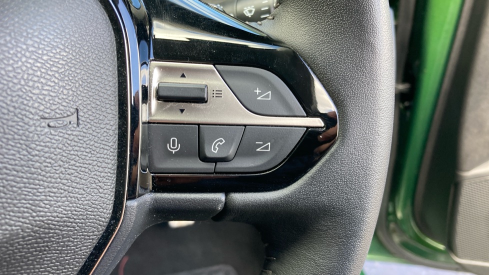 Peugeot 308 1.2 PureTech Allure Premium 5dr EAT8 Petrol Hatchback - Image 38