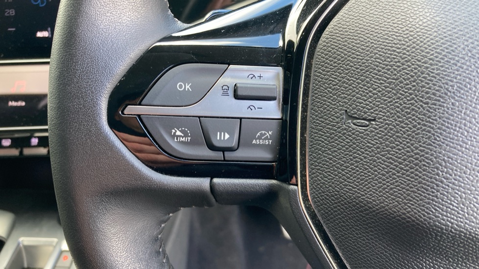 Peugeot 308 1.2 PureTech Allure Premium 5dr EAT8 Petrol Hatchback - Image 39