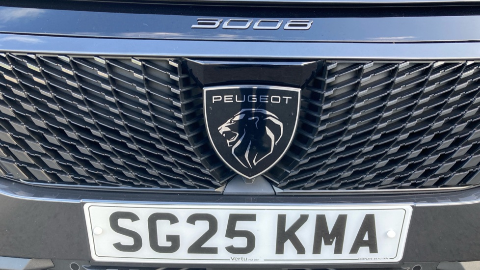 Peugeot 3008 1.2 Hybrid 136 GT 5dr e-DSC6 Petrol Estate - Image 27