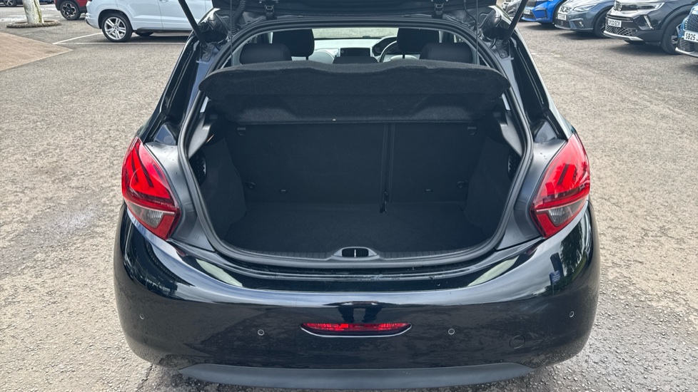 Peugeot 208 1.2 PureTech 82 Allure 5dr Petrol Hatchback - Image 4