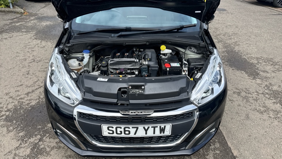 Peugeot 208 1.2 PureTech 82 Allure 5dr Petrol Hatchback - Image 8