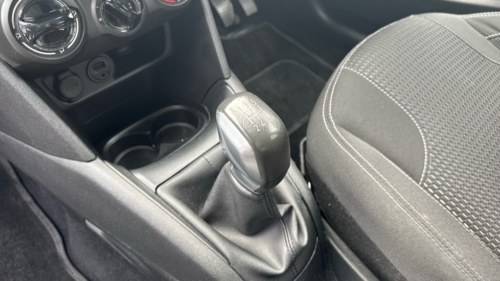 Peugeot 208 1.2 PureTech 82 Allure 5dr Petrol Hatchback - Image 13