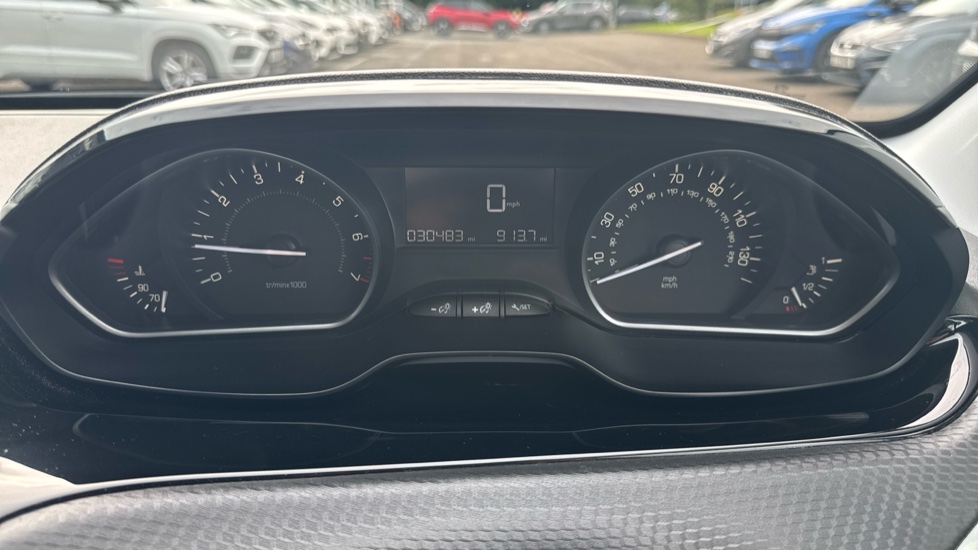 Peugeot 208 1.2 PureTech 82 Allure 5dr Petrol Hatchback - Image 18