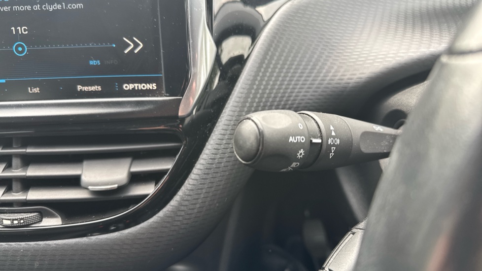Peugeot 208 1.2 PureTech 82 Allure 5dr Petrol Hatchback - Image 27