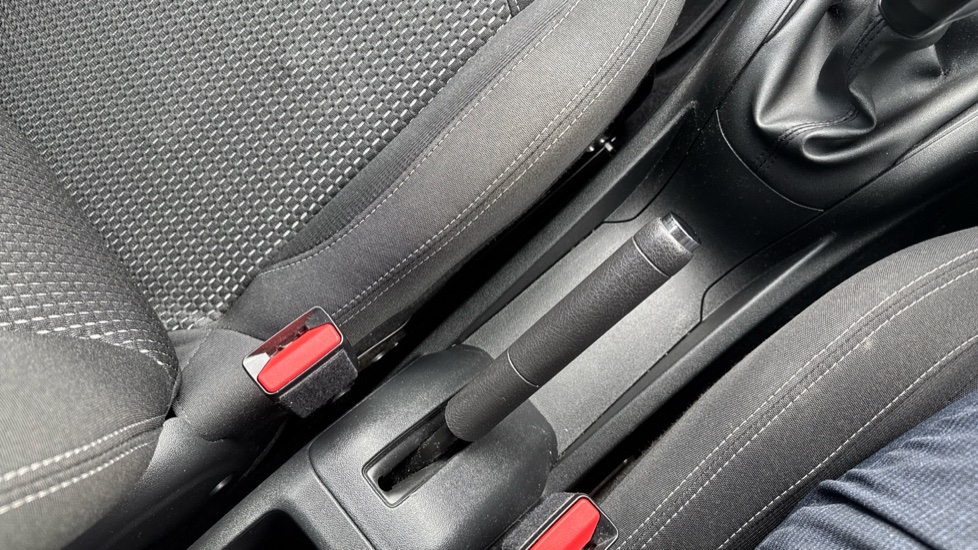 Peugeot 208 1.2 PureTech 82 Allure 5dr Petrol Hatchback - Image 38