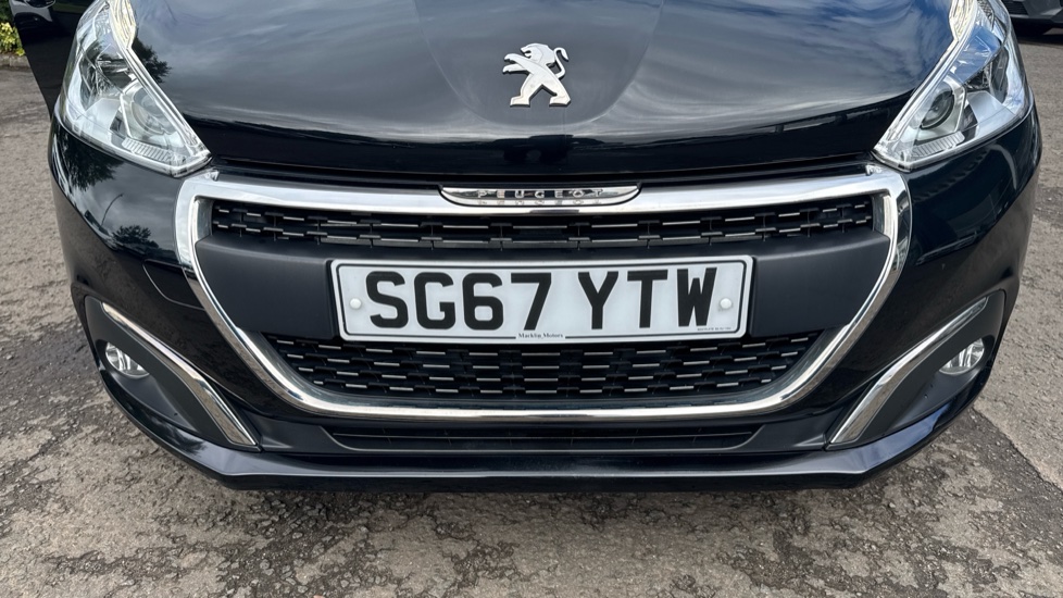 Peugeot 208 1.2 PureTech 82 Allure 5dr Petrol Hatchback - Image 41