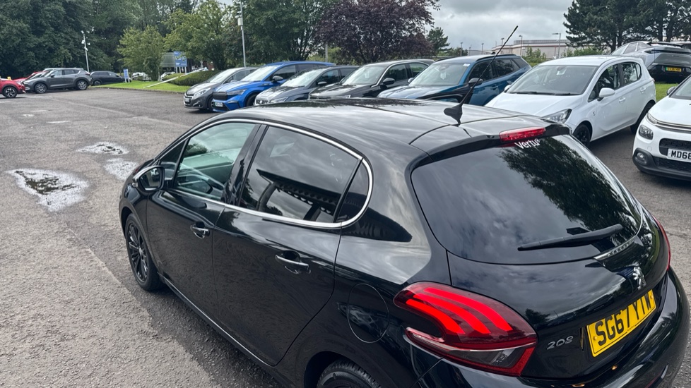 Peugeot 208 1.2 PureTech 82 Allure 5dr Petrol Hatchback - Image 43