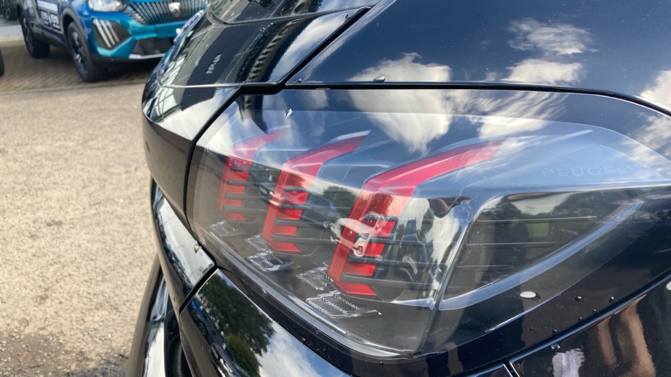 Peugeot 208 1.2 PureTech 100 GT 5dr Petrol Hatchback - Image 22