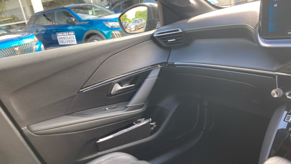 Peugeot 208 1.2 PureTech 100 GT 5dr Petrol Hatchback - Image 40