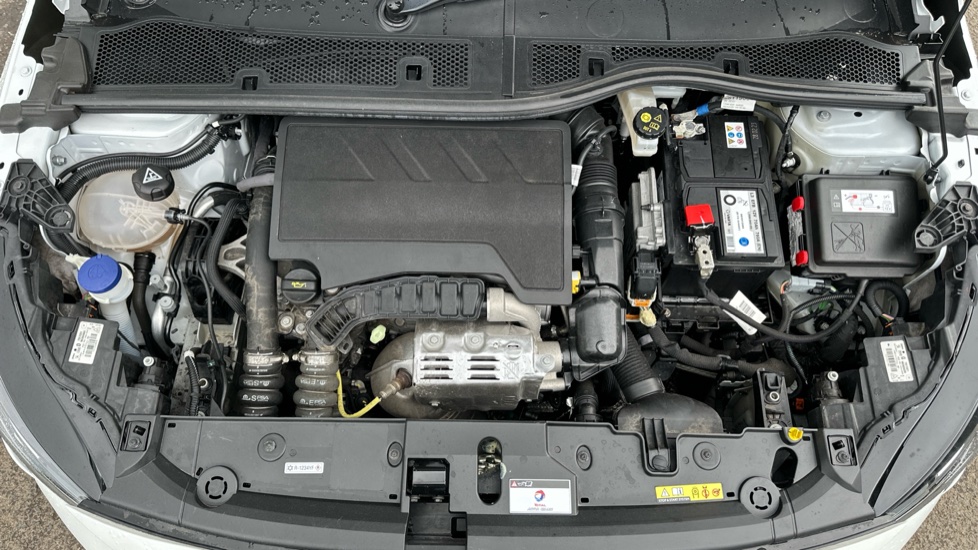 Peugeot 208 1.2 PureTech 100 Active Premium + 5dr Petrol Hatchback - Image 21