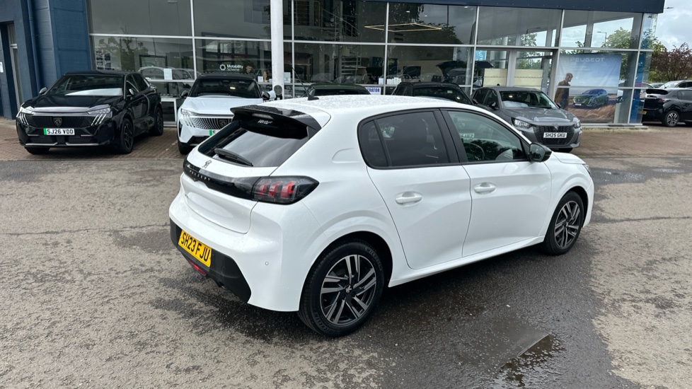 Peugeot 208 1.2 PureTech 100 Active Premium + 5dr Petrol Hatchback - Image 34