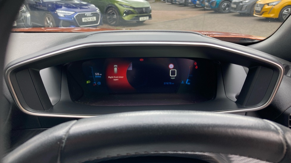 Peugeot 2008 1.2 PureTech Allure Premium+ 5dr Petrol Estate - Image 18