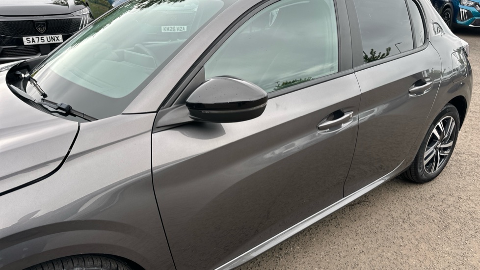 Peugeot 208 1.2 PureTech 100 Active Premium + 5dr Petrol Hatchback - Image 26