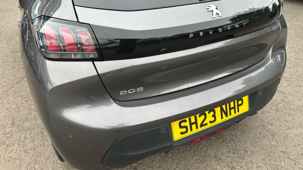 Peugeot 208 1.2 PureTech 100 Active Premium + 5dr Petrol Hatchback - Image 29