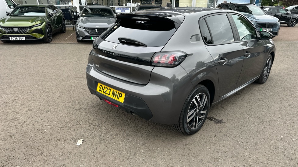 Peugeot 208 1.2 PureTech 100 Active Premium + 5dr Petrol Hatchback - Image 30