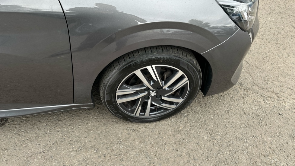 Peugeot 208 1.2 PureTech 100 Active Premium + 5dr Petrol Hatchback - Image 33
