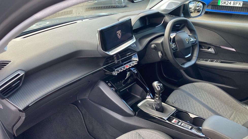 Peugeot 208 1.2 PureTech 100 Allure 5dr Petrol Hatchback - Image 9