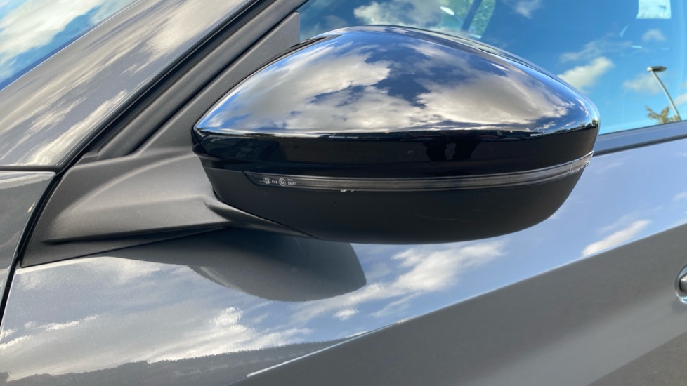 Peugeot 208 1.2 PureTech 100 Allure 5dr Petrol Hatchback - Image 25