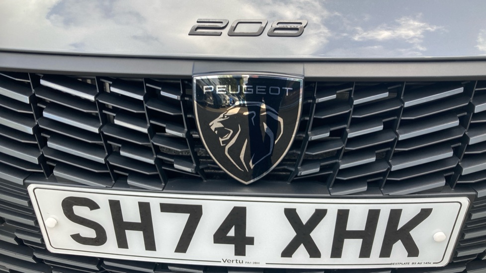 Peugeot 208 1.2 PureTech 100 Allure 5dr Petrol Hatchback - Image 28