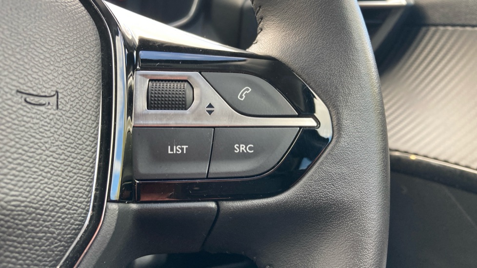 Peugeot 208 1.2 PureTech 100 Allure 5dr Petrol Hatchback - Image 39