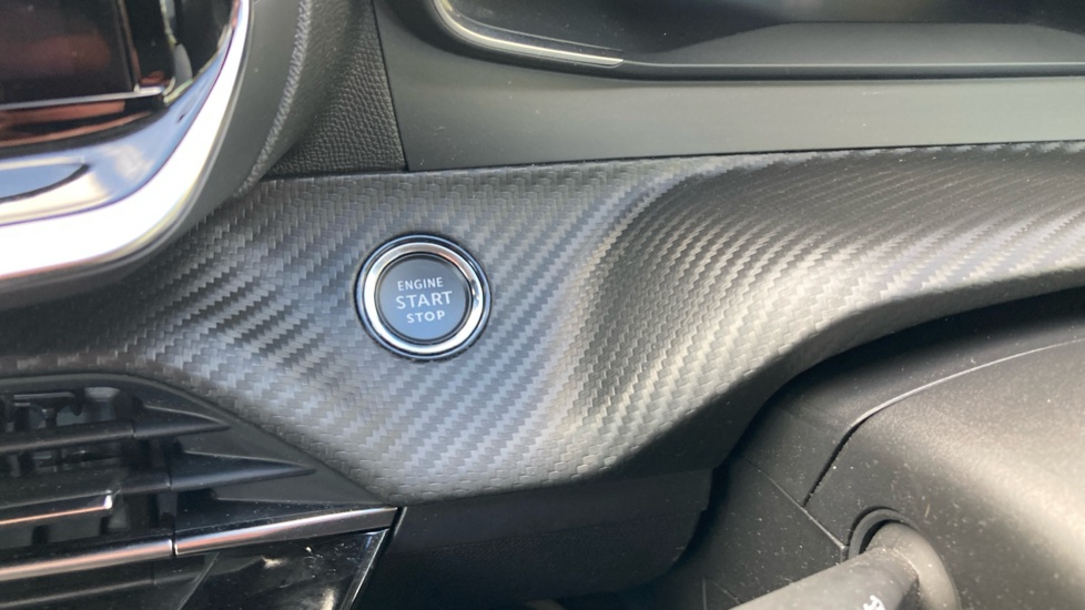 Peugeot 208 1.2 PureTech 100 Allure 5dr Petrol Hatchback - Image 45